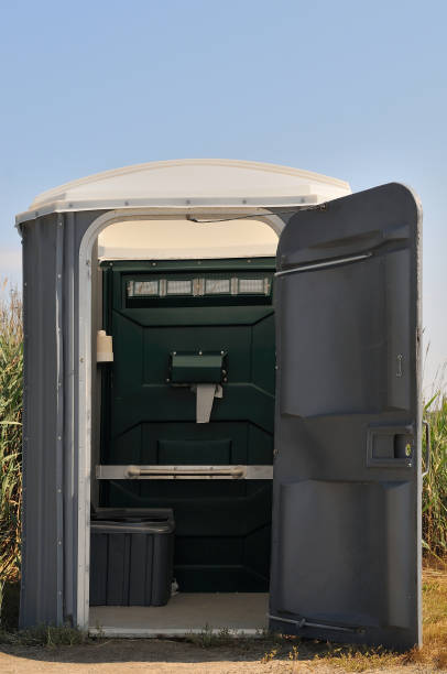 Porta potty delivery and setup in Morton, WA